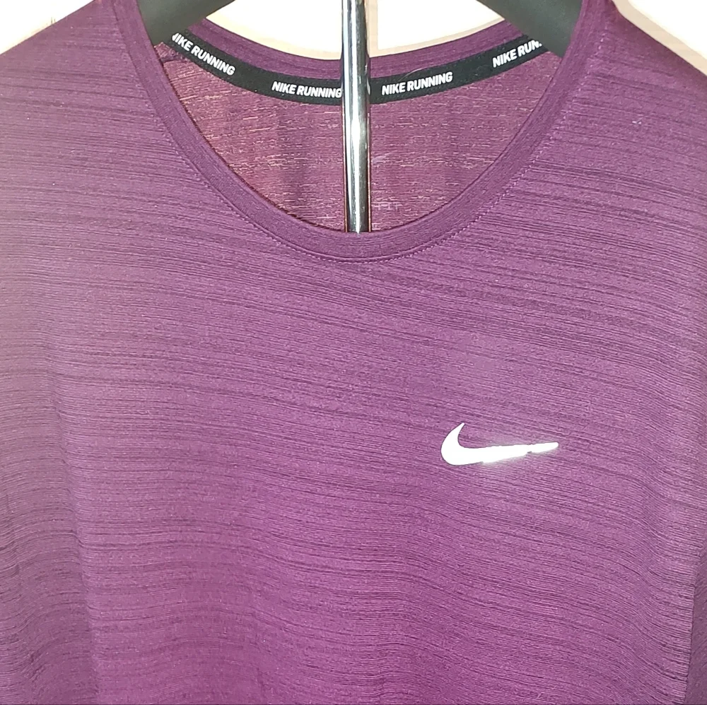 Nike Running Magenta Short Sleeve Tee - Picture 4 of 4